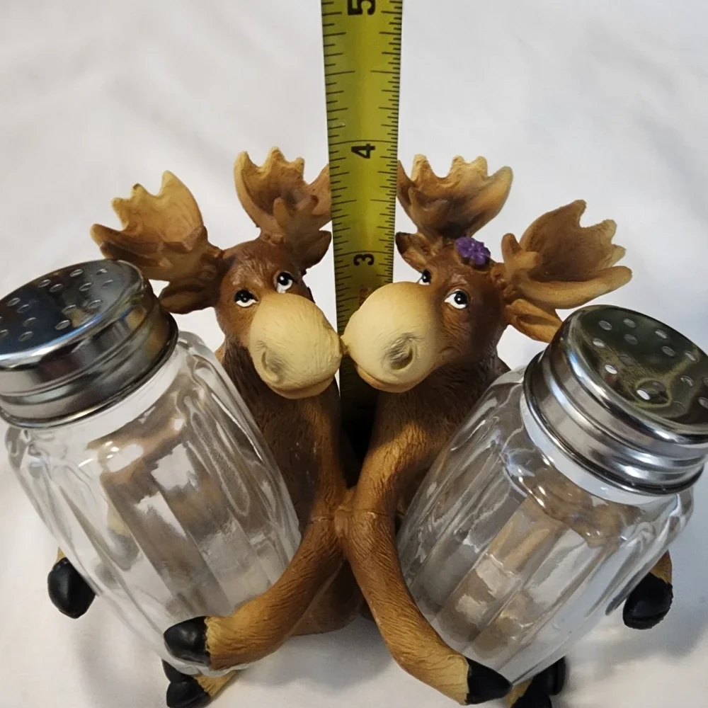 Cabin Decor Woodland Creek Vintage Kissing Moose SP Shakers
